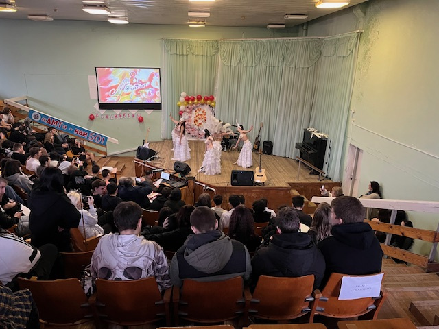 Праздничный концерт - ГБПОУ РО «АМТ»